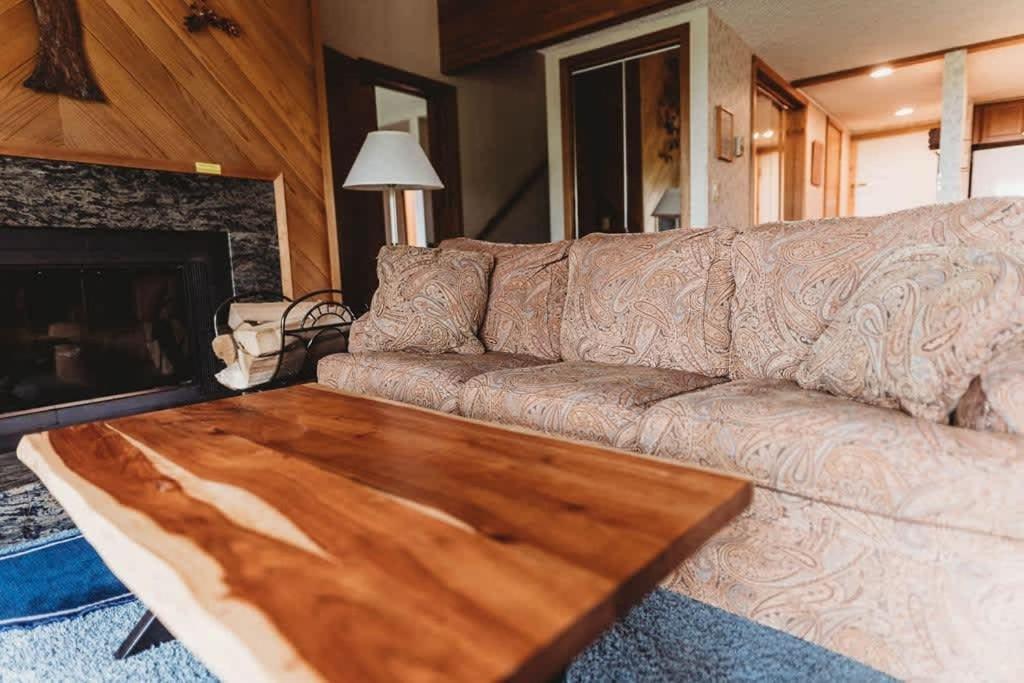 Top Floor Luxury, Sauna, Private Pool, Lake Bellaire Beach, 5 Beds, 4 Full Bath Kültér fotó