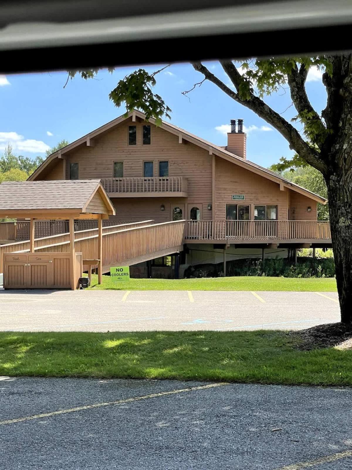 Top Floor Luxury, Sauna, Private Pool, Lake Bellaire Beach, 5 Beds, 4 Full Bath Kültér fotó