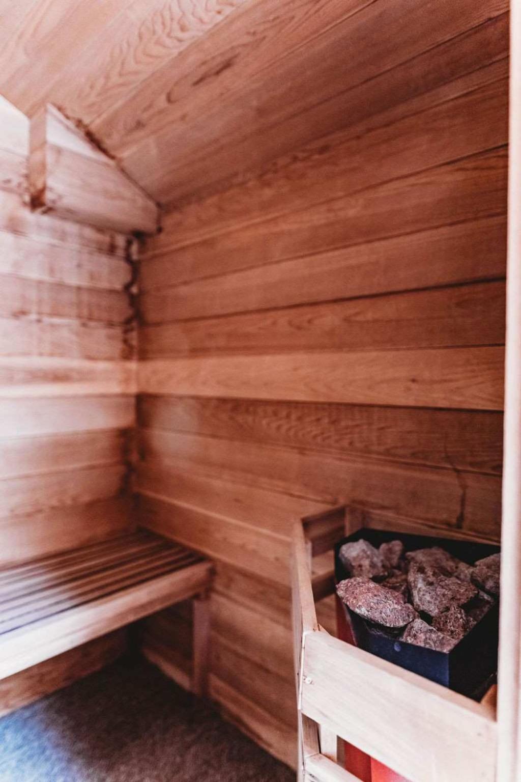 Top Floor Luxury, Sauna, Private Pool, Lake Bellaire Beach, 5 Beds, 4 Full Bath Kültér fotó
