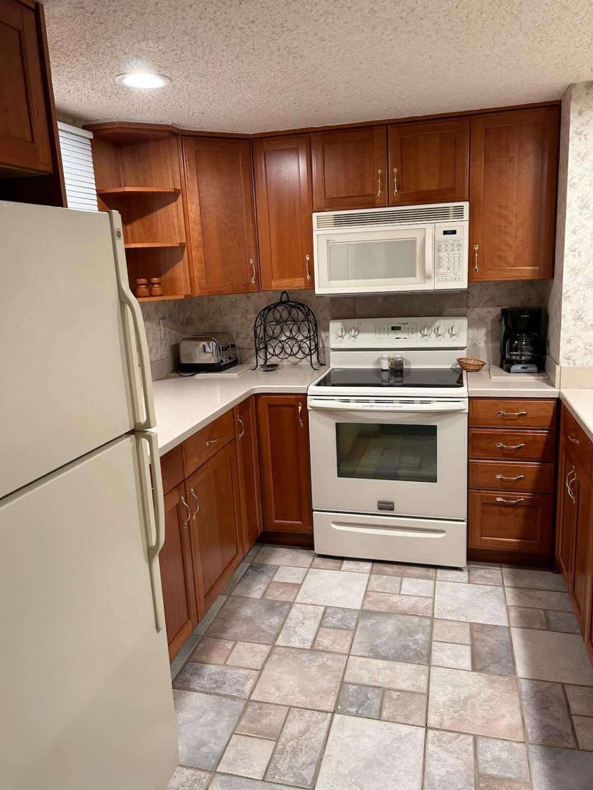 Top Floor Luxury, Sauna, Private Pool, Lake Bellaire Beach, 5 Beds, 4 Full Bath Kültér fotó