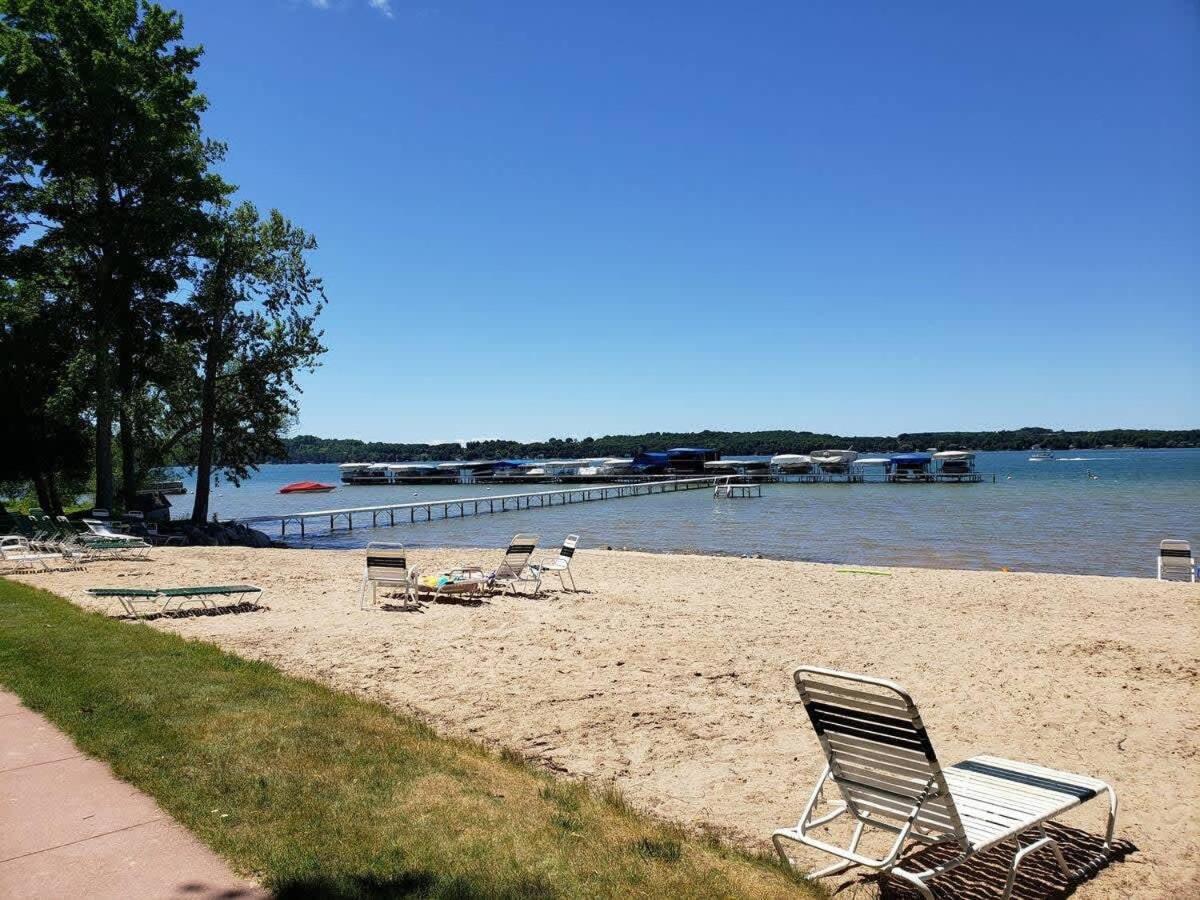 Top Floor Luxury, Sauna, Private Pool, Lake Bellaire Beach, 5 Beds, 4 Full Bath Kültér fotó