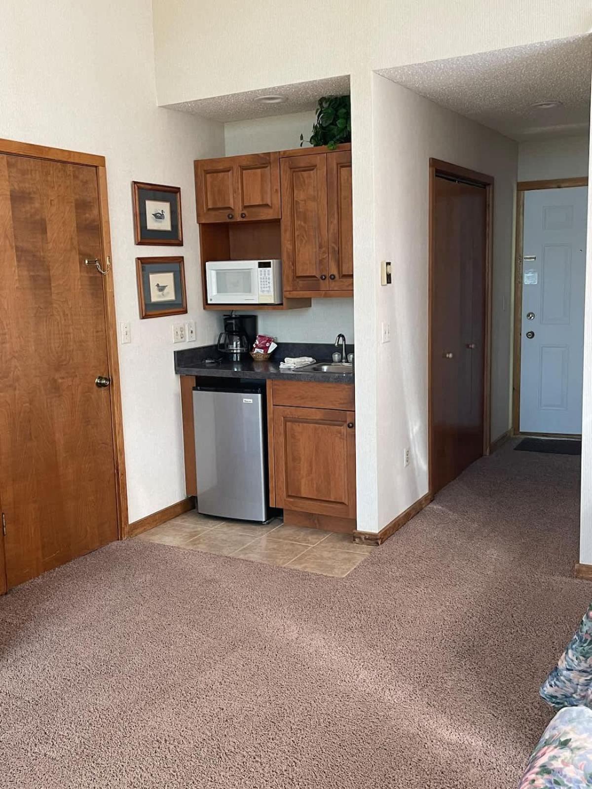 Top Floor Luxury, Sauna, Private Pool, Lake Bellaire Beach, 5 Beds, 4 Full Bath Kültér fotó