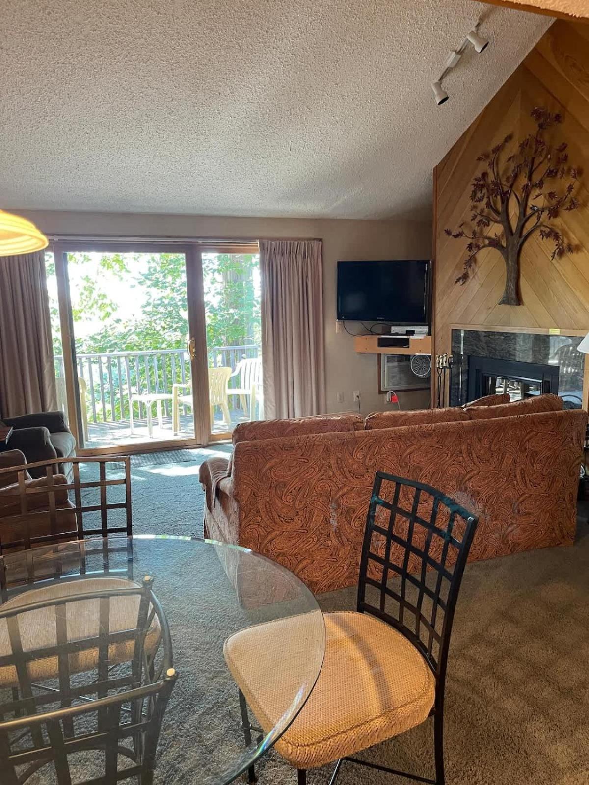 Top Floor Luxury, Sauna, Private Pool, Lake Bellaire Beach, 5 Beds, 4 Full Bath Kültér fotó