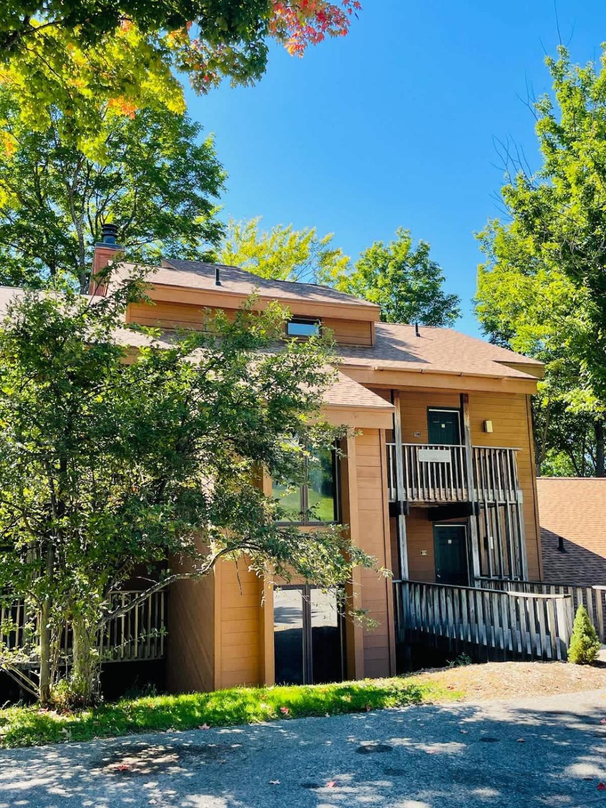 Top Floor Luxury, Sauna, Private Pool, Lake Bellaire Beach, 5 Beds, 4 Full Bath Kültér fotó